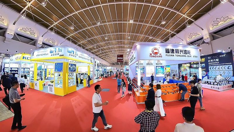 小标题：保养连锁店，专业与服务的双重考量